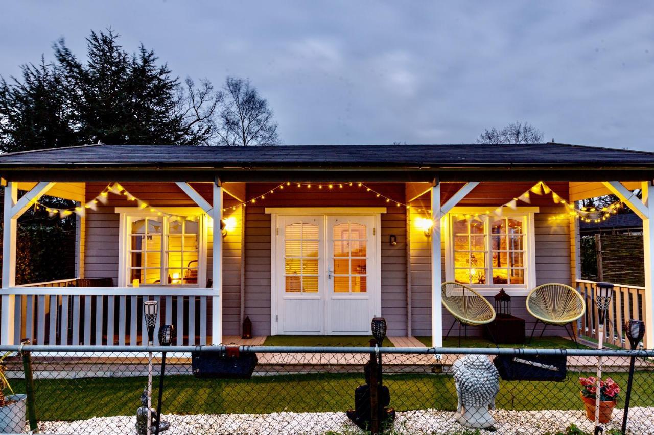 The Retreat Log Cabin Sudbury  Exterior photo